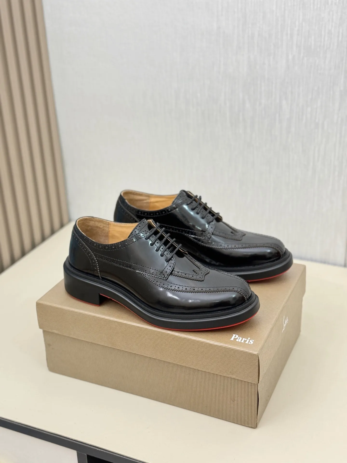[CL～High-end men’s red-soled shoes] Top P: 880💰. Size: 39-44 (38.45.46 can be customized) 🆑Top original order purchasing agent Imported open-edge bead fabric and water-dyed cowhide inside 🉑️ Imported TPU rubber sole, wear-resistant and non-slip, full of European style.